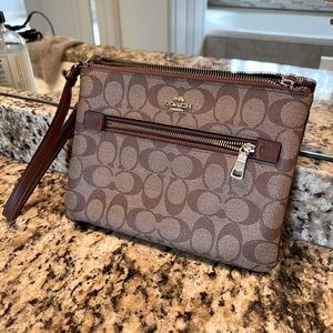 Coach Wristlet Purse Brown Tan